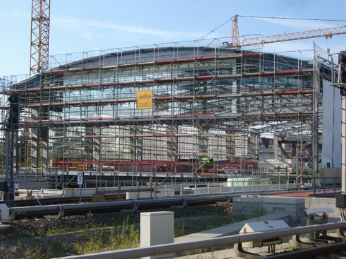 Dachgiebel der Bahnsteihalle Ostkreuz