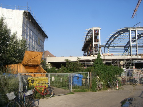 Optische Flucht Hallendach Ostkreuz