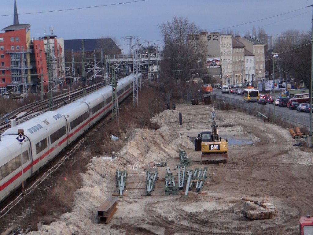 Fernbahn rückt näher an die Hauptstraße