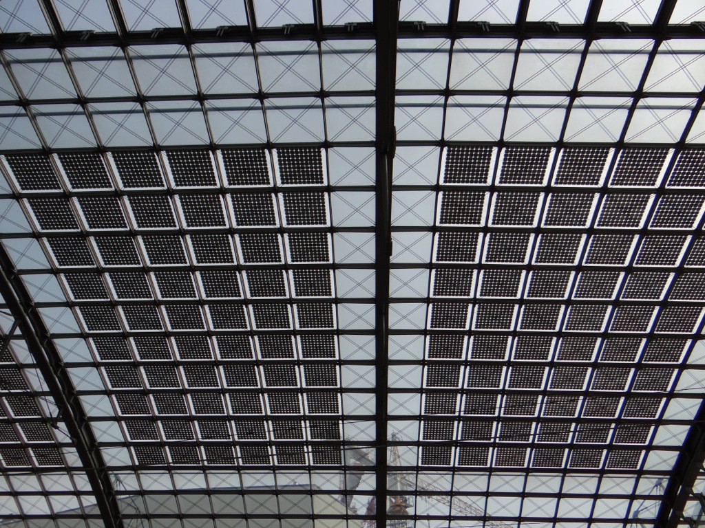 Solaranlage auf dem Dach des Hauptbahnhofes