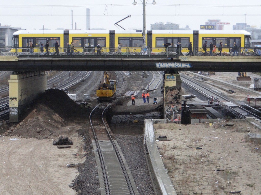 Herstellen des Plenums unter der Warschauer Brücke
