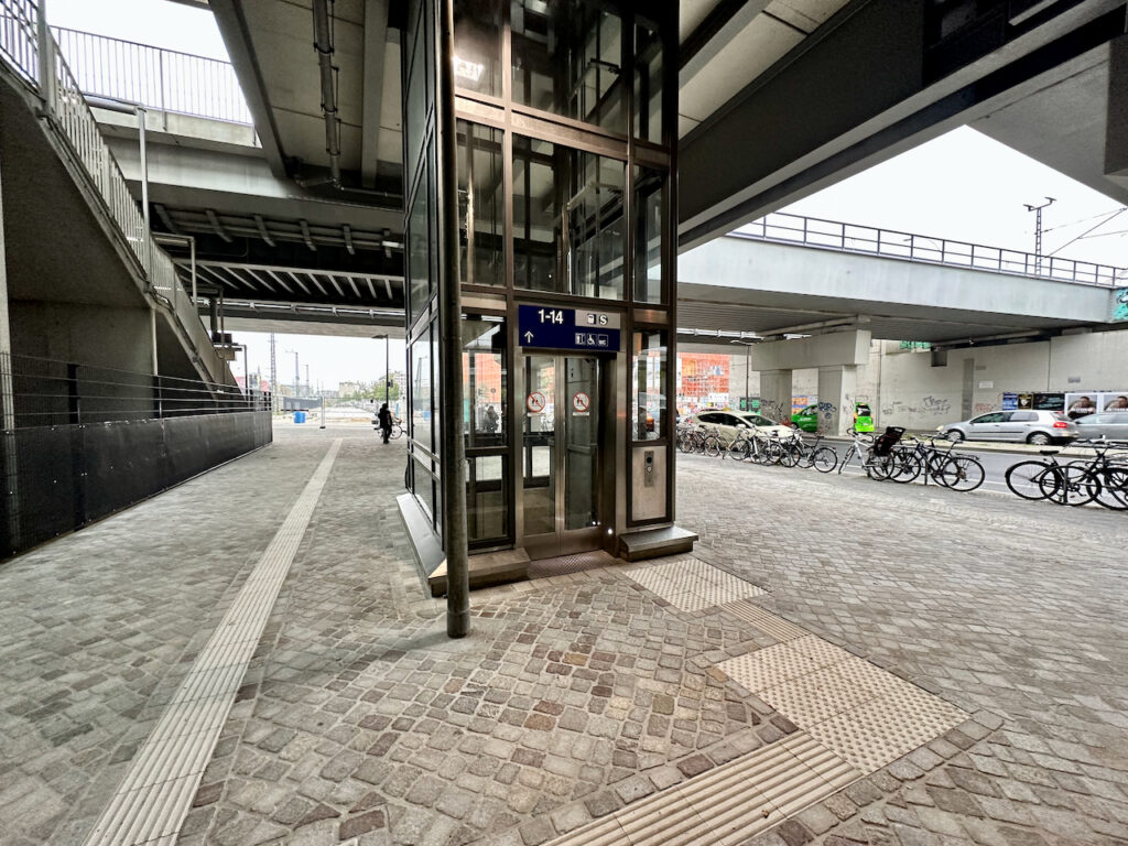 Aufzug Regionalbahnsteig Ostkreuz