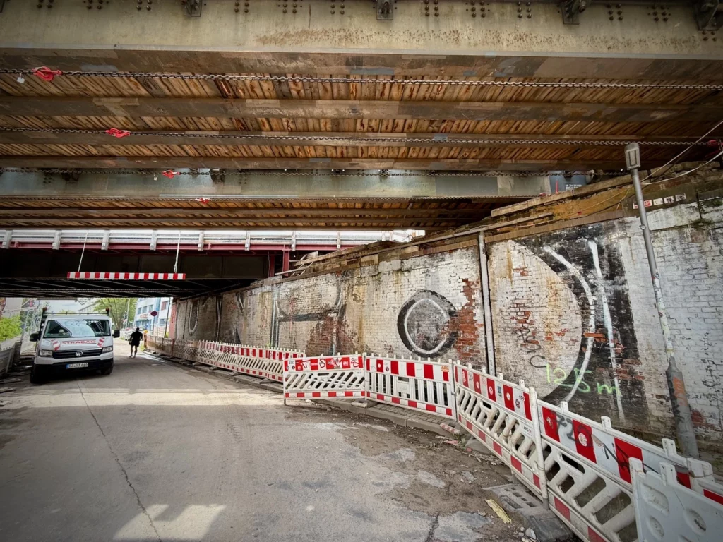 Nach über 100 Jahren hat die Brücke Hämmerlingstraße ihren Dienst getan.